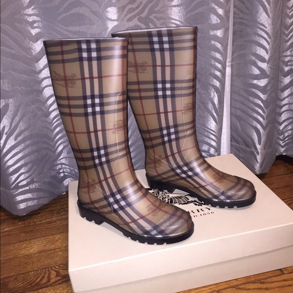 Burberry Rain Boots!!