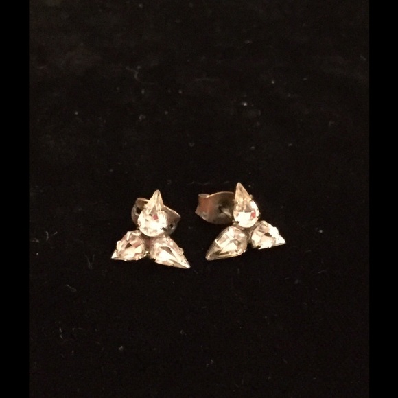 🎉Host Pick🎉Antique Crystal Earrings✨ - Picture 1 of 1