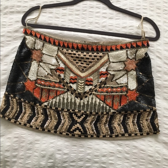 This its a shirt very nice and like new