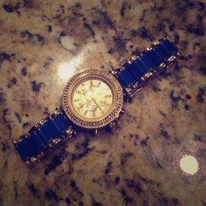 Looking for a simple watch? Here you go!