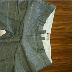 GAP Pants - Gap Straight fit modern slacks pants Sz 14 GAP Pants - Gap Straight fit modern slacks pants Sz 14