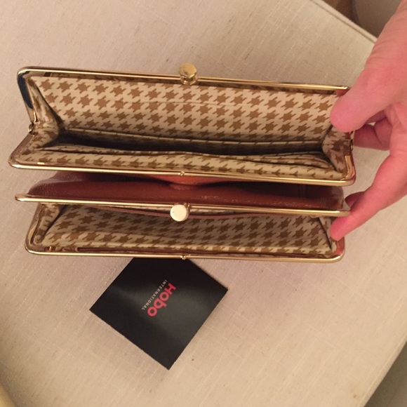 Orange hobo clutch - Picture 3 of 4