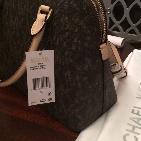 NWT Michael Kors Dome Satchel 😍👛 - Picture 2 of 4