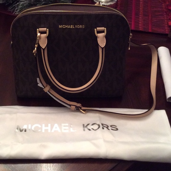 NWT Michael Kors Dome Satchel 😍👛 - Picture 3 of 4