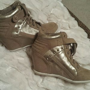 Guess booties**size 9**