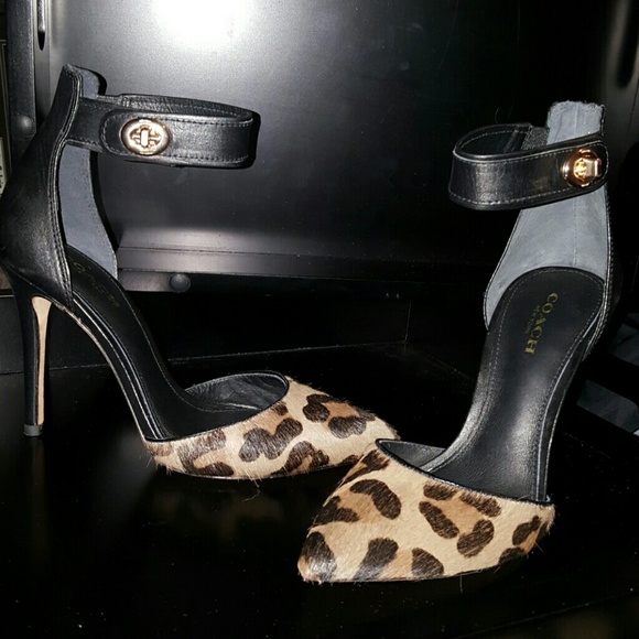Authentic*** Sexy must have Coach stilettos!!!