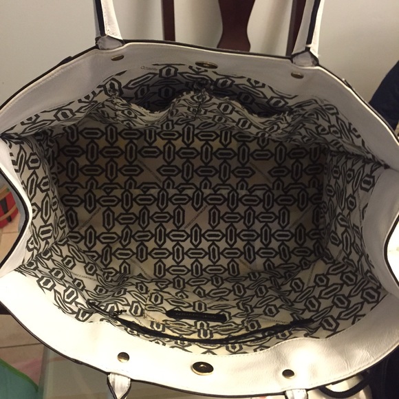 ‼️SOLD‼️Like new Rebecca minkoff "MAB" tote large - Picture 4 of 4