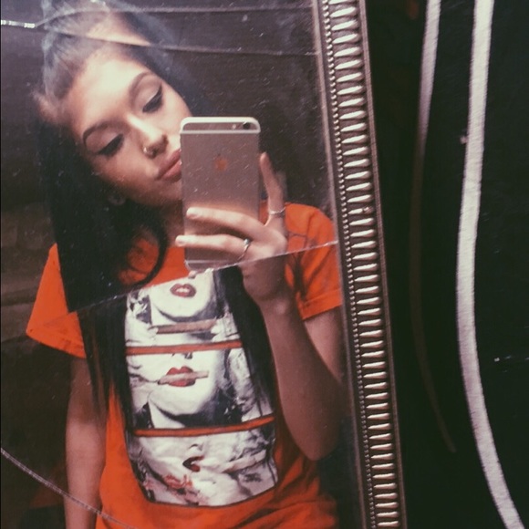 Meet your Posher, Aleecia - Picture 2 of 4