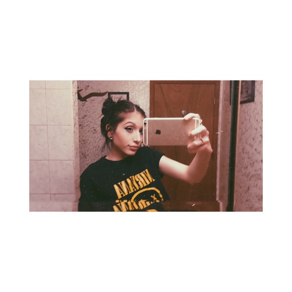 Meet your Posher, Aleecia - Picture 4 of 4