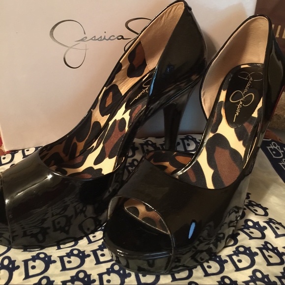 Jessica Simpson Platform Heels - Picture 1 of 3