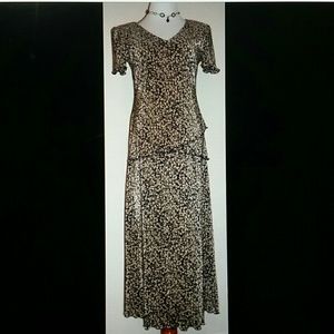 CONNECTED ELEGANT DRESS.  MINT CONDITION.