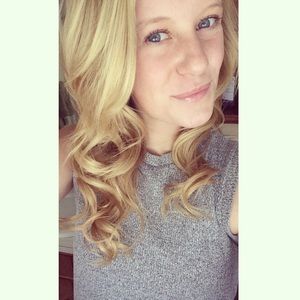 Meet your Posher, Elise