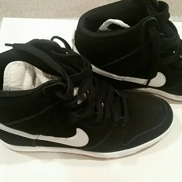 Nike Womens Sky Hi Dunks
