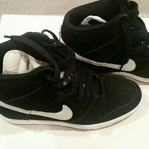 Nike Womens Sky Hi Dunks