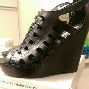 Black Steve Madden wedges