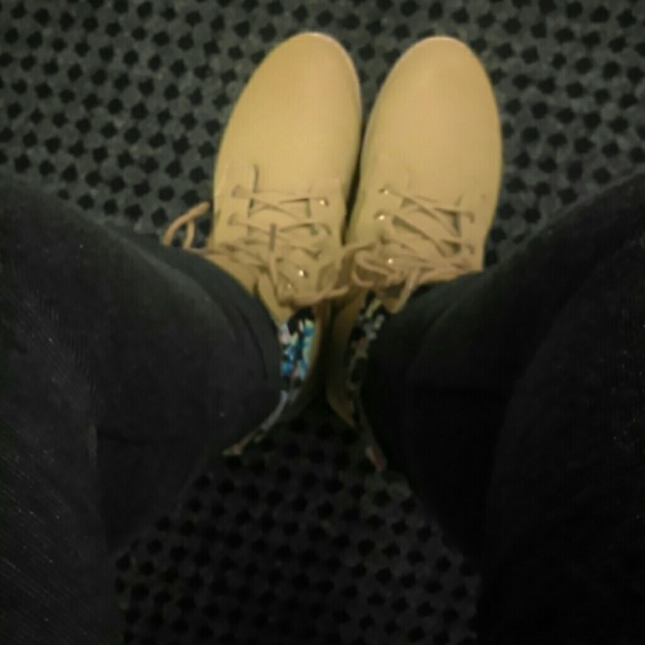 Nice winter Boots - Picture 3 of 3