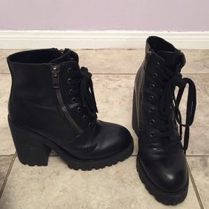 Poker bootie ash