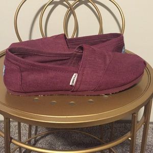 Toms solid burgundy