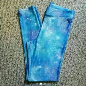 VS PINK galaxy print workout leggings