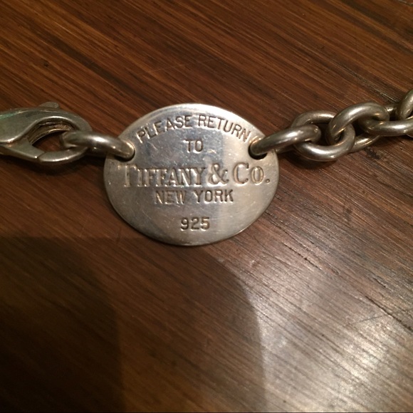 Tiffany & Co. Oval Tag "Please Return to" choker.