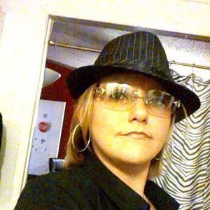 Meet your Posher, Carla