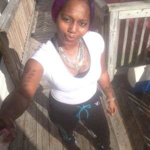 Meet your Posher, Ebony