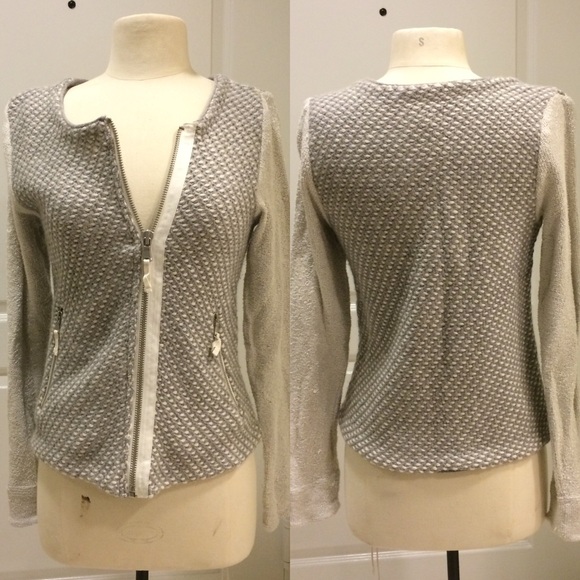 LOFT Sweaters - Lou & grey LOFT moto zippered cardigan.