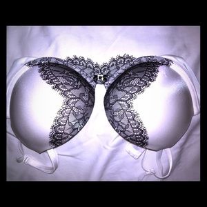 Victoria's Secret bombshell