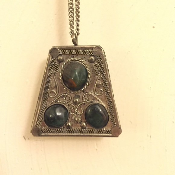 ❌SOLD❌ ✨BOGO SALE ✨ Silver and Stone Necklace