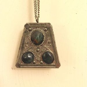 ❌SOLD❌ ✨BOGO SALE ✨ Silver and Stone Necklace