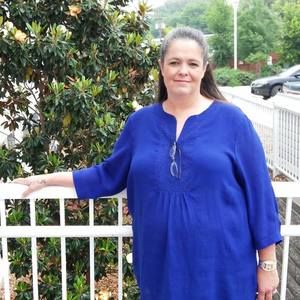 Meet your Posher, Larissa