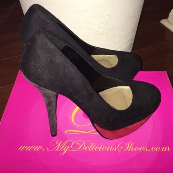 Multicolored Pumps - Picture 2 of 3