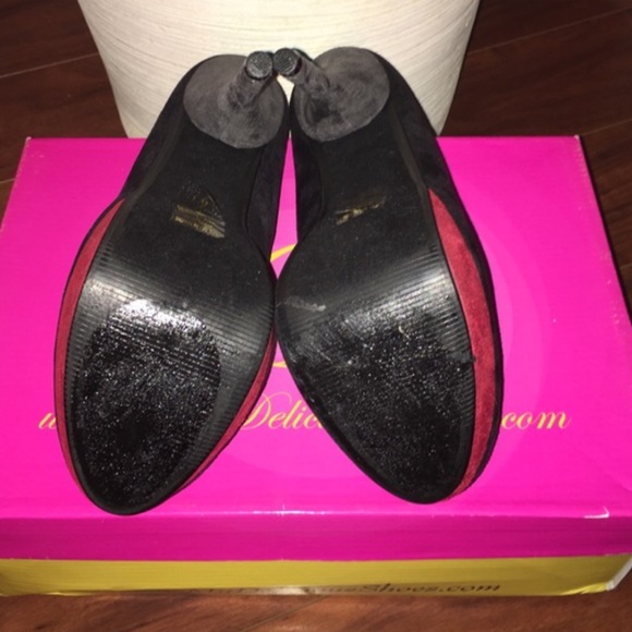 Multicolored Pumps - Picture 3 of 3