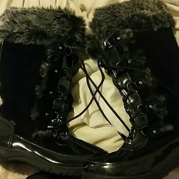Like New Snow Boots