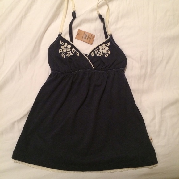 Not 4 sale right nowBeautiful Hollister top