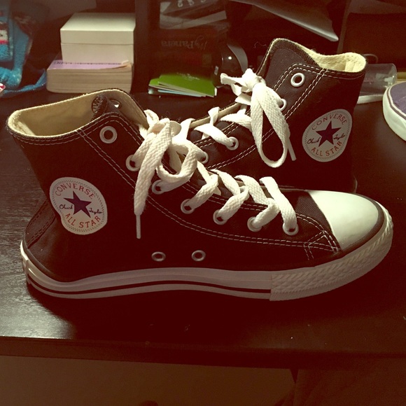 BRAND NEW HI-TOP CONVERSE