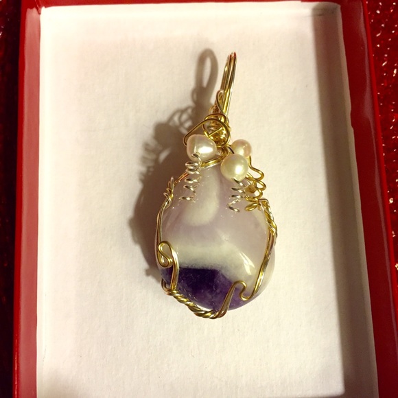 Stone and pearl pendant