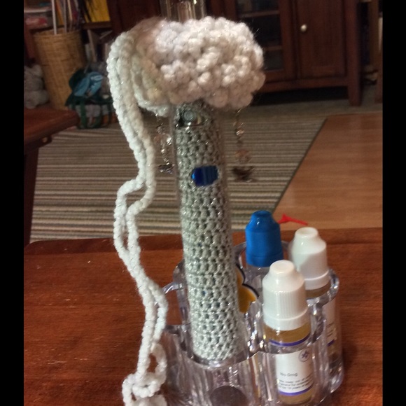 ONLY ONE! HANDMADE HOLIDAY VAPOR NECKLACE - Picture 4 of 4