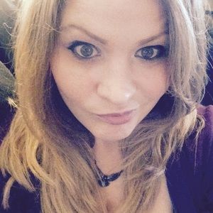 Meet your Posher, Kira