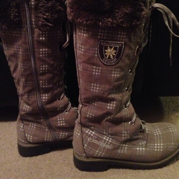 Boots - Picture 2 of 3