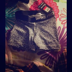 Brand nwt Nike pro black and white cheetah print