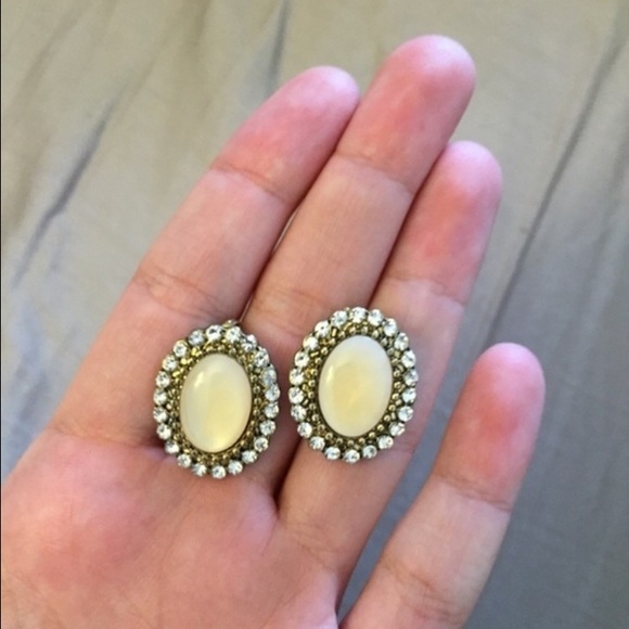 Good and diamond earrings - Picture 2 of 3