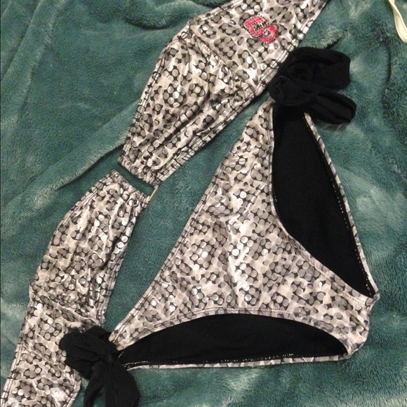 Bathing suit