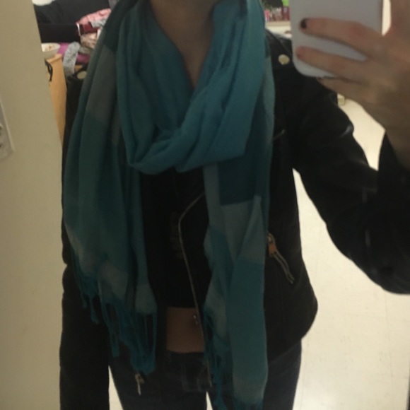 Color block scarf