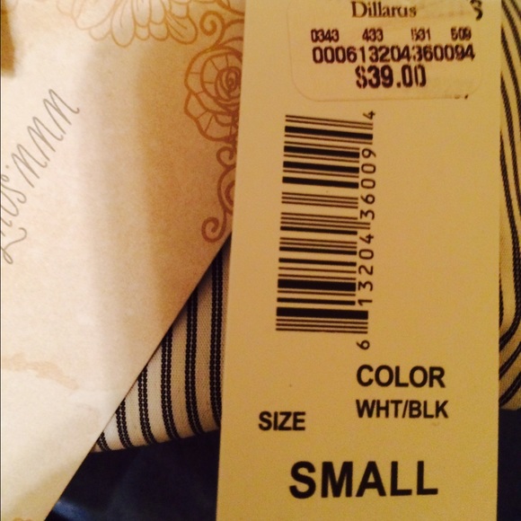 NWT button down blouse - Picture 3 of 3