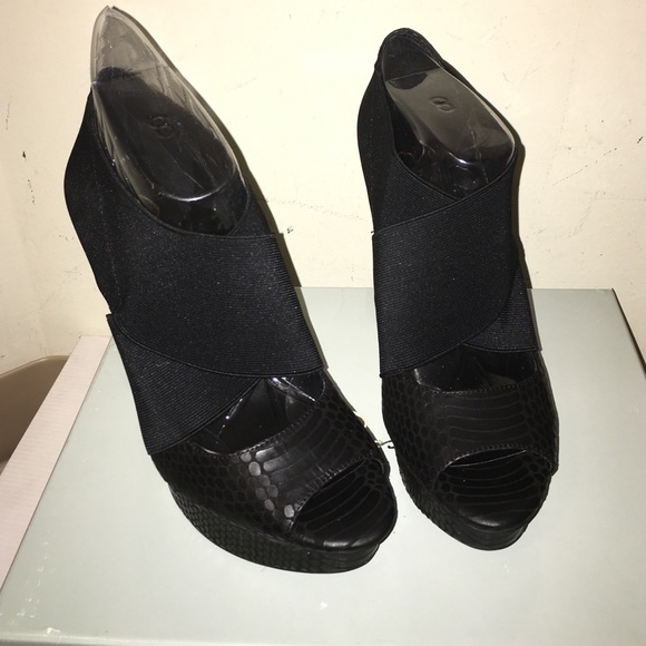 Jessica Simpson textured heels - Picture 1 of 3