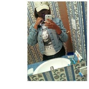 Meet your Posher, Queent