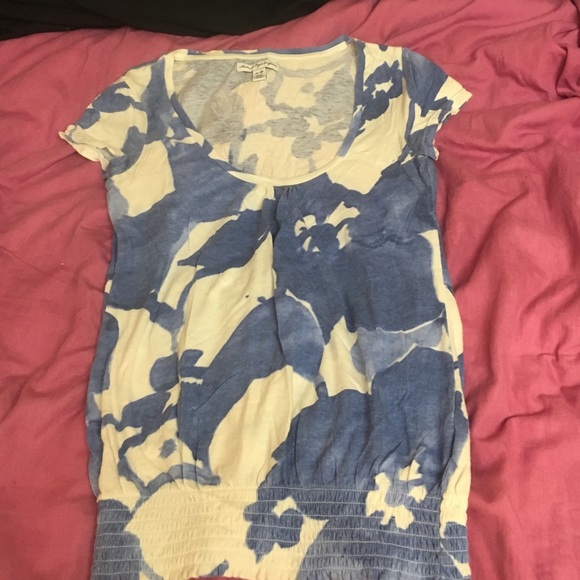 Scoop neck top