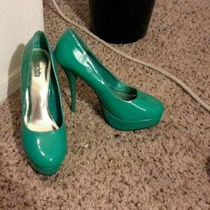Green pumps