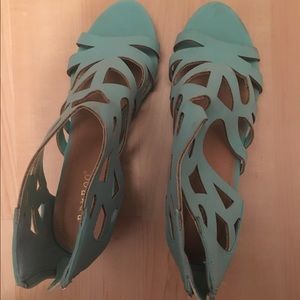 Mint Caged Wedges